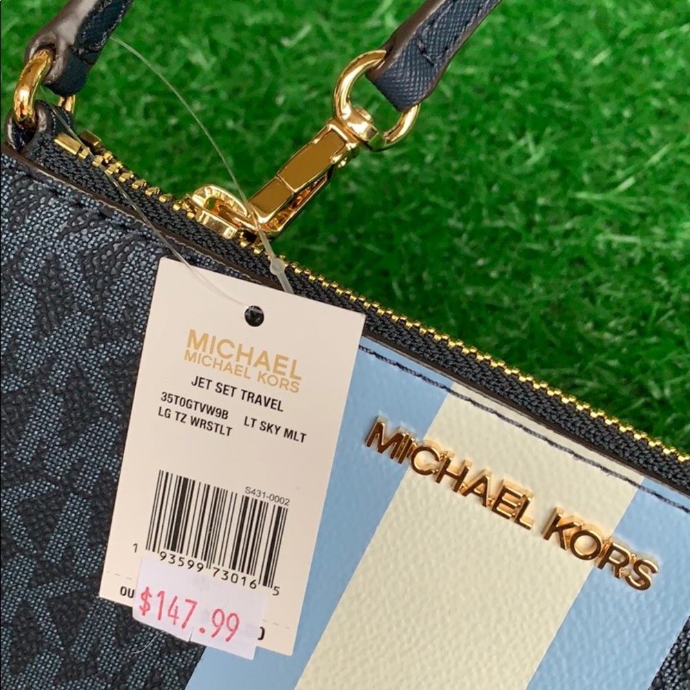 Michael Kors Jet Set Travel Large Top Zip Wristlet - Picture 7 of 16